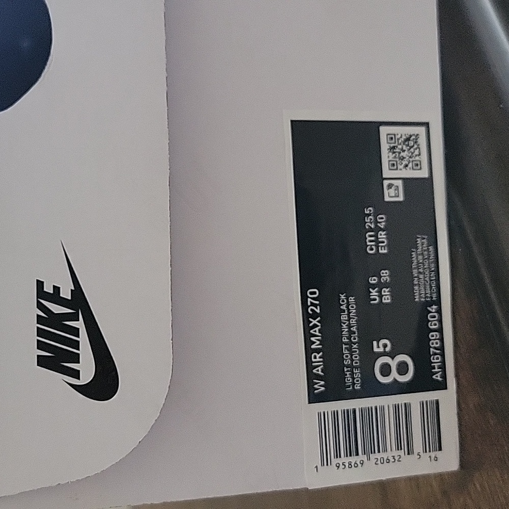Nike Women's Air Max 270 Light Pink Sneakers. Brand New In Box - Picture 4 of 6
